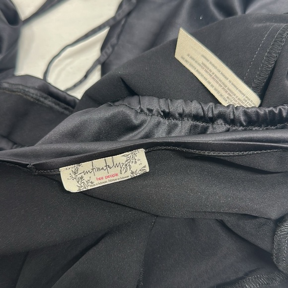 Intimately Free People FP Crop Top Satin Long Sleeve Cropped Blouse Black Small - Picture 6 of 7